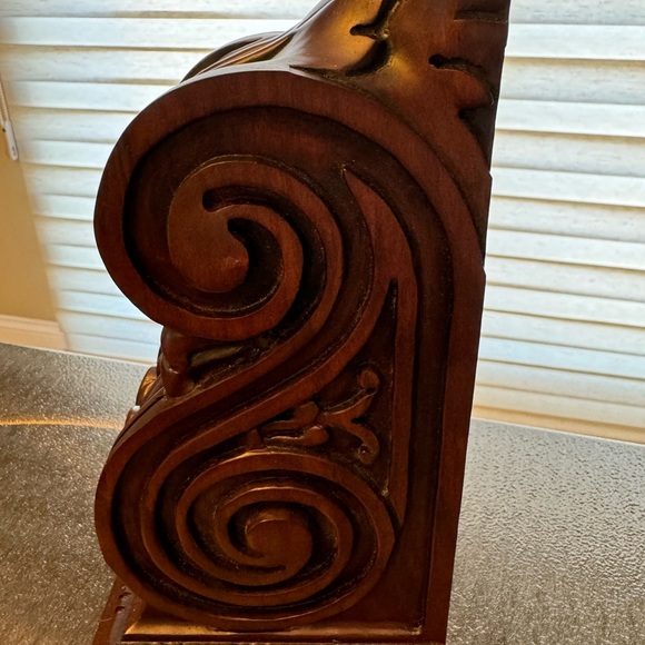 Brown Ornate Wooden Decorative Accents Brand New Kitchen Renovation - Picture 7 of 8